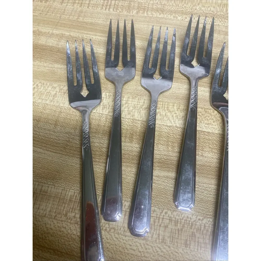 Set Of 9 Oneidacraft Deluxe Stainless Salad Fork Weave Pattern 6.25”